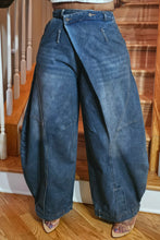 Load image into Gallery viewer, Crossover Jeans
