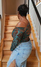 Load image into Gallery viewer, Cold Shoulder Top
